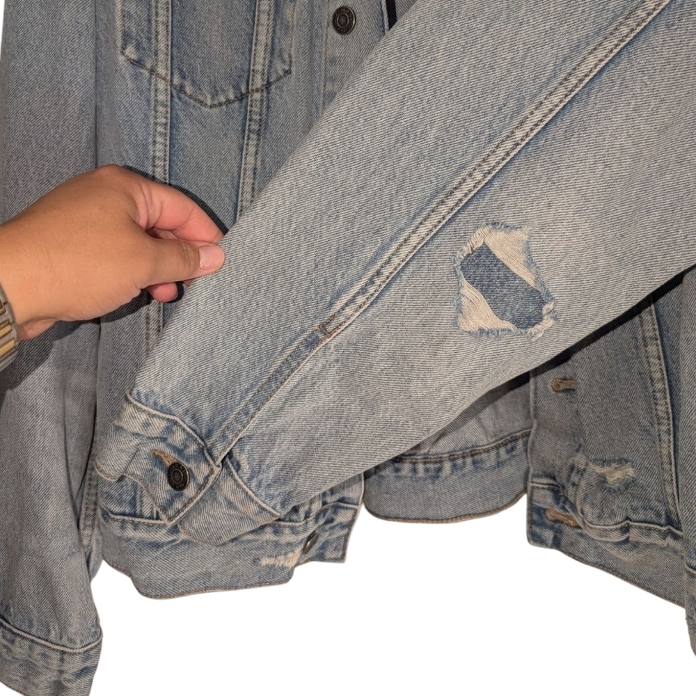 Old Navy Blue Jean Jacket Classic Denim Style - Picture 3 of 5